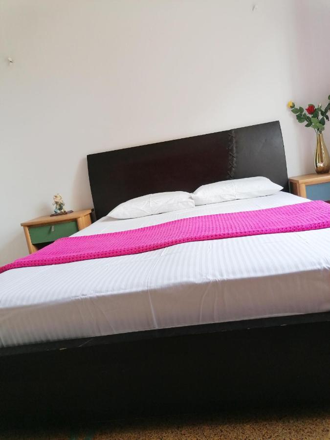 Shared Rooms Near Acropolis And Monastiraki เอเธนส์ ภายนอก รูปภาพ